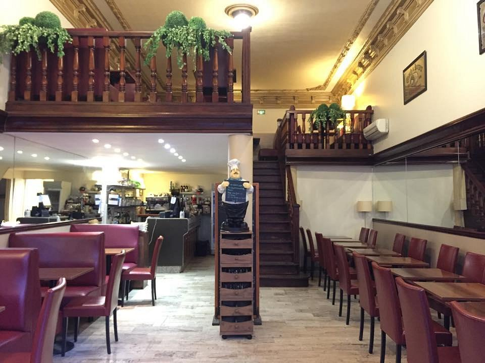 Salle et mezzanine du Café de l'Univers
